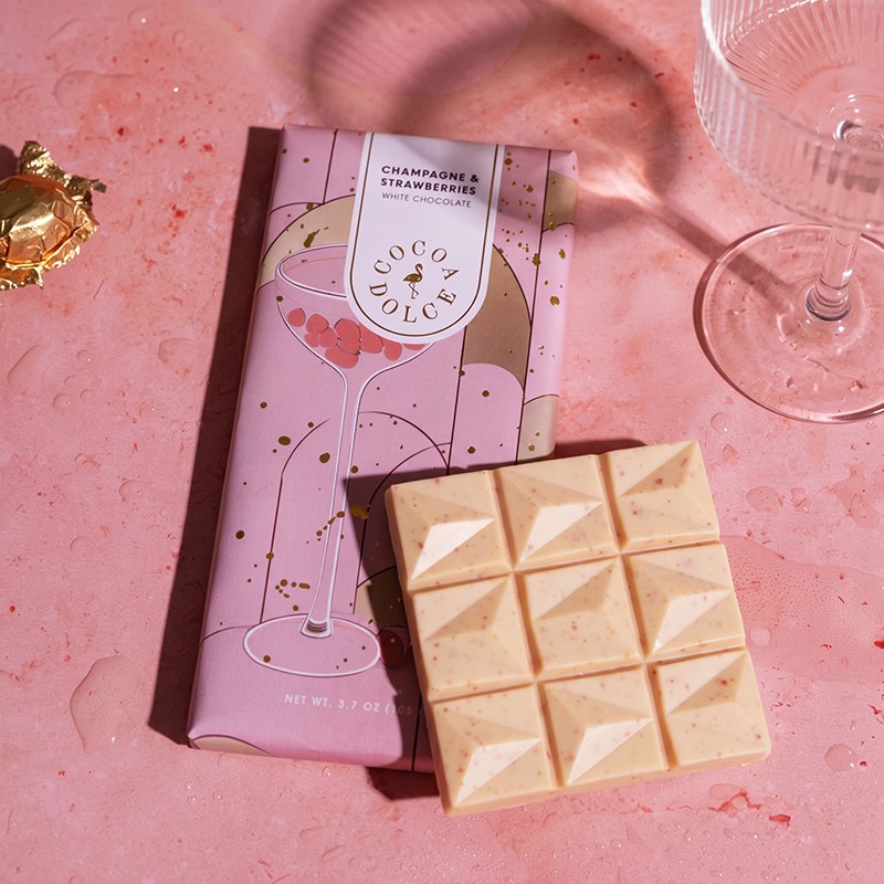 Cocoa Dolce Champagne & Strawberries white chocolate bar